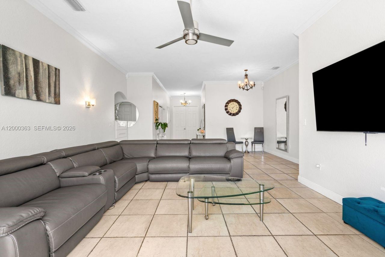 8914 NW 168th St , Miami Lakes, FL 33018 Photo