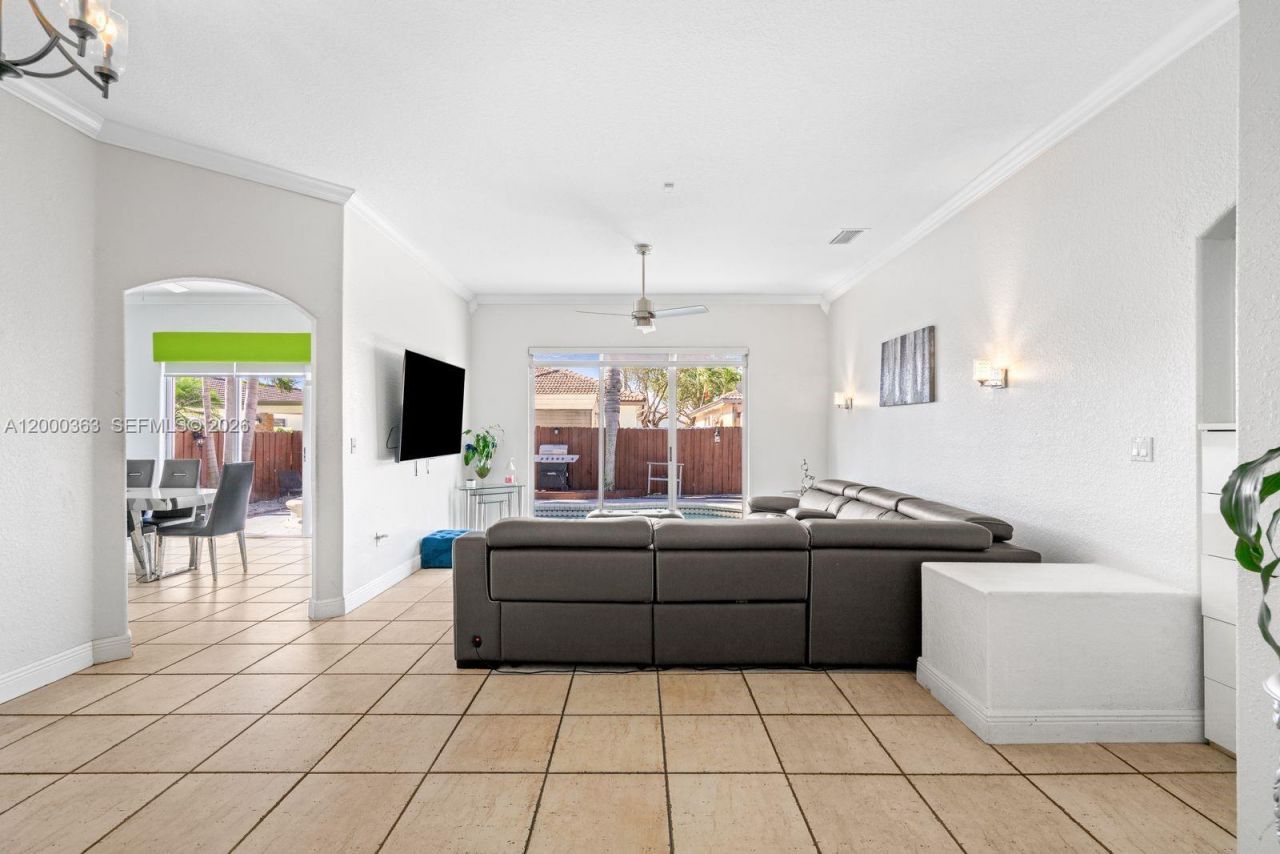 8914 NW 168th St , Miami Lakes, FL 33018 Photo