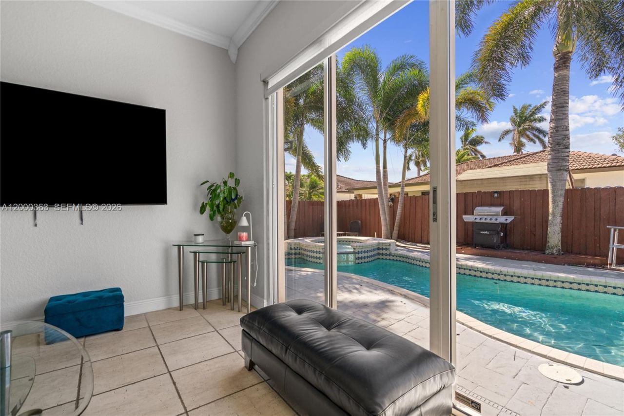 8914 NW 168th St , Miami Lakes, FL 33018 Photo