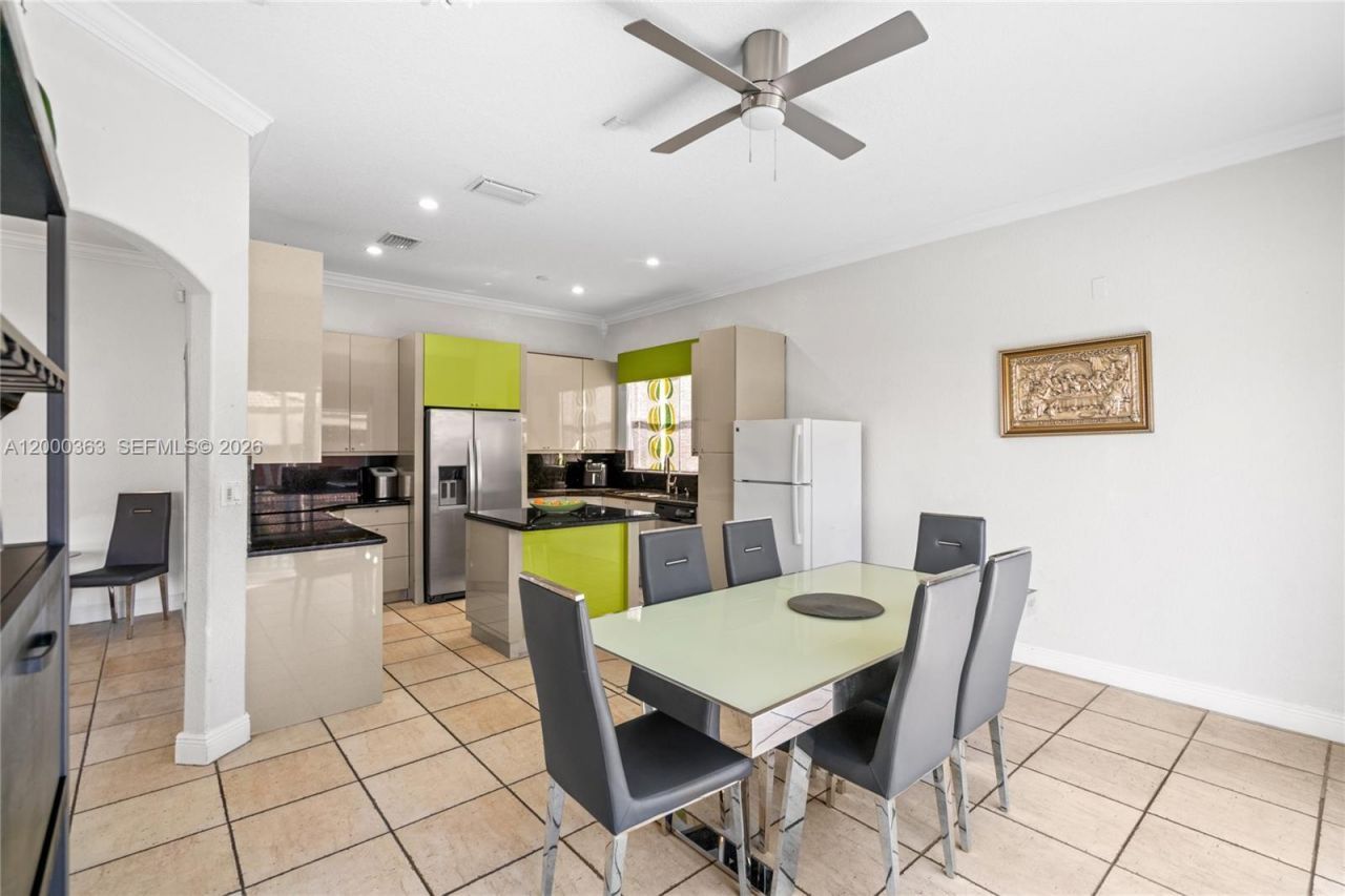 8914 NW 168th St , Miami Lakes, FL 33018 Photo