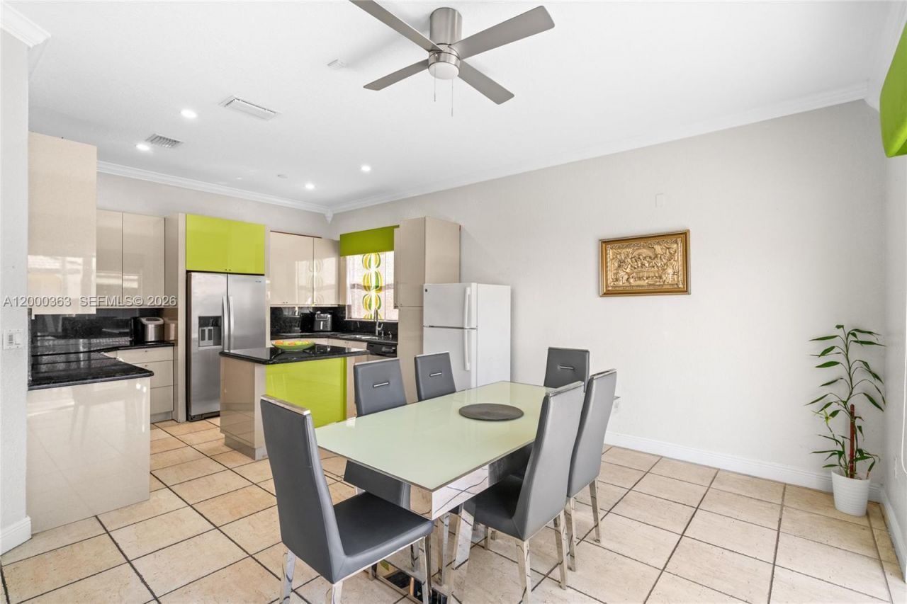 8914 NW 168th St , Miami Lakes, FL 33018 Photo