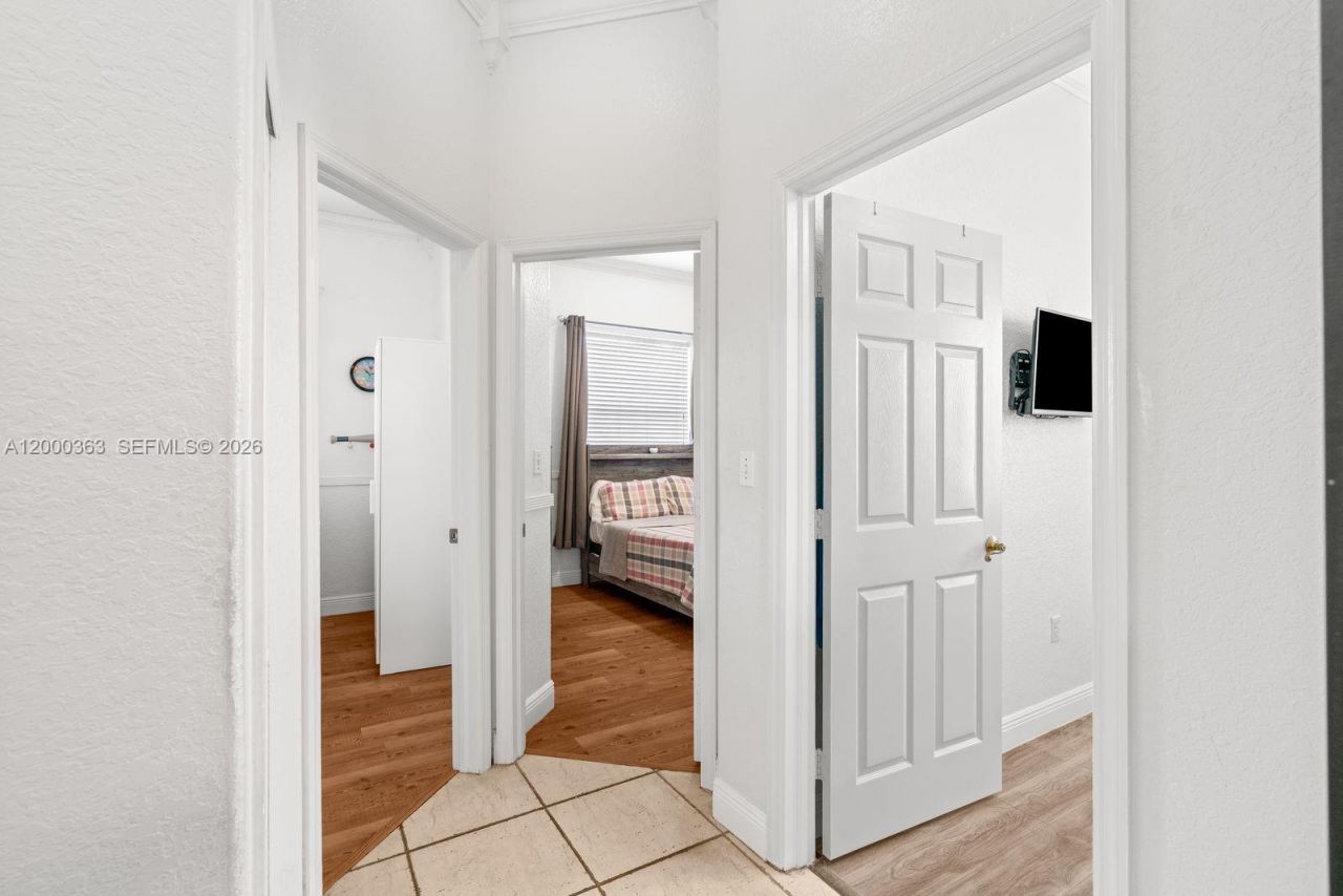 8914 NW 168th St , Miami Lakes, FL 33018 Photo