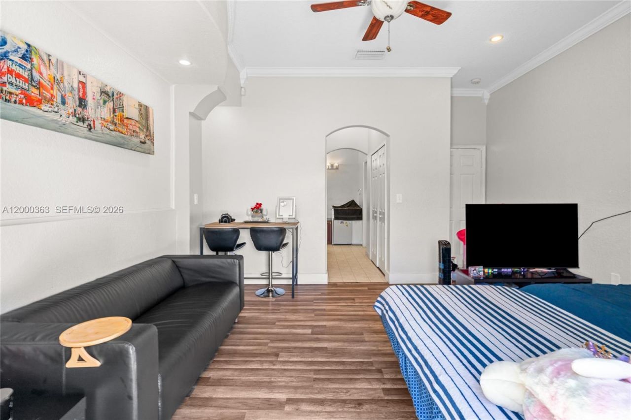 8914 NW 168th St , Miami Lakes, FL 33018 Photo