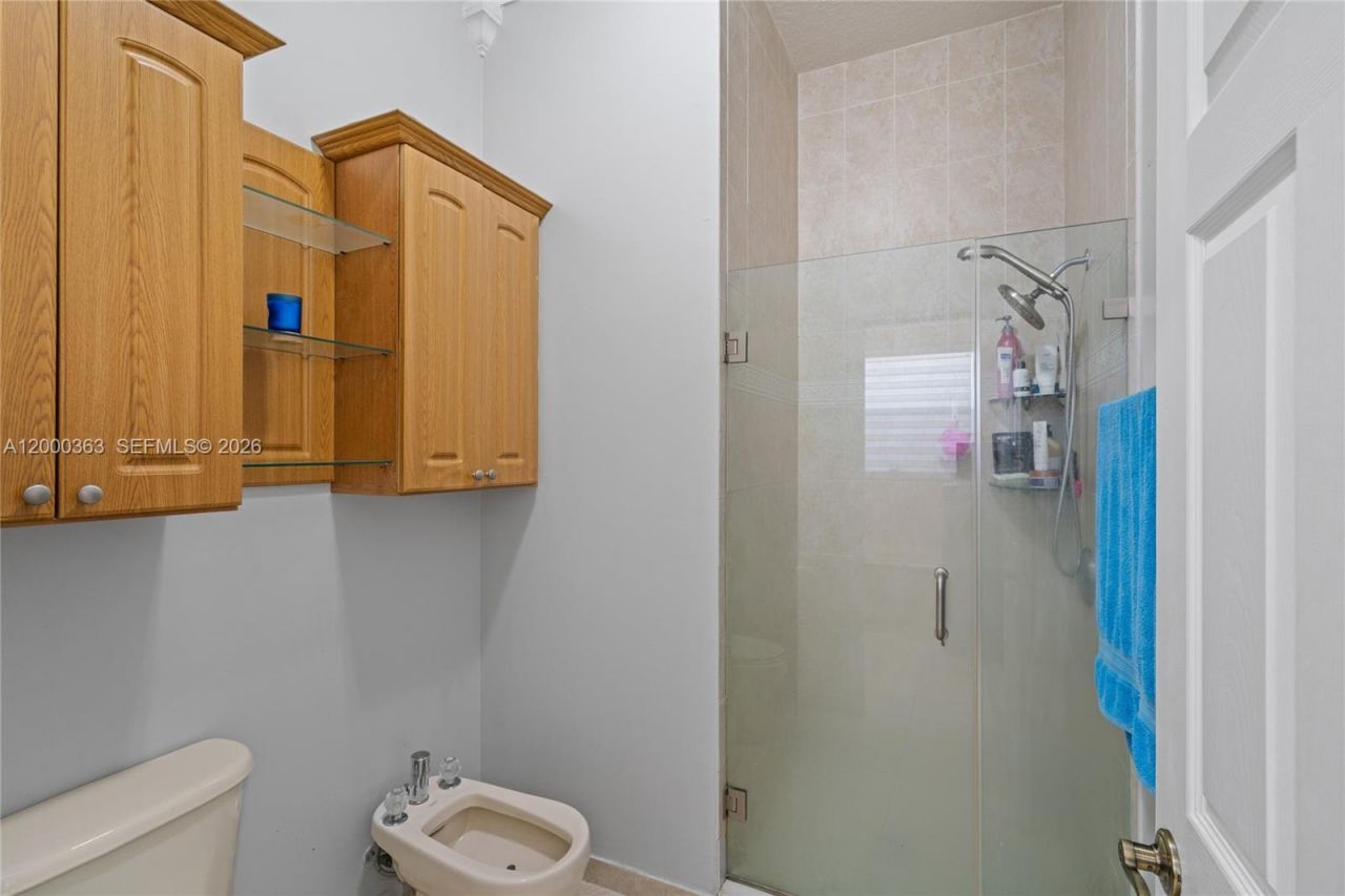 8914 NW 168th St , Miami Lakes, FL 33018 Photo