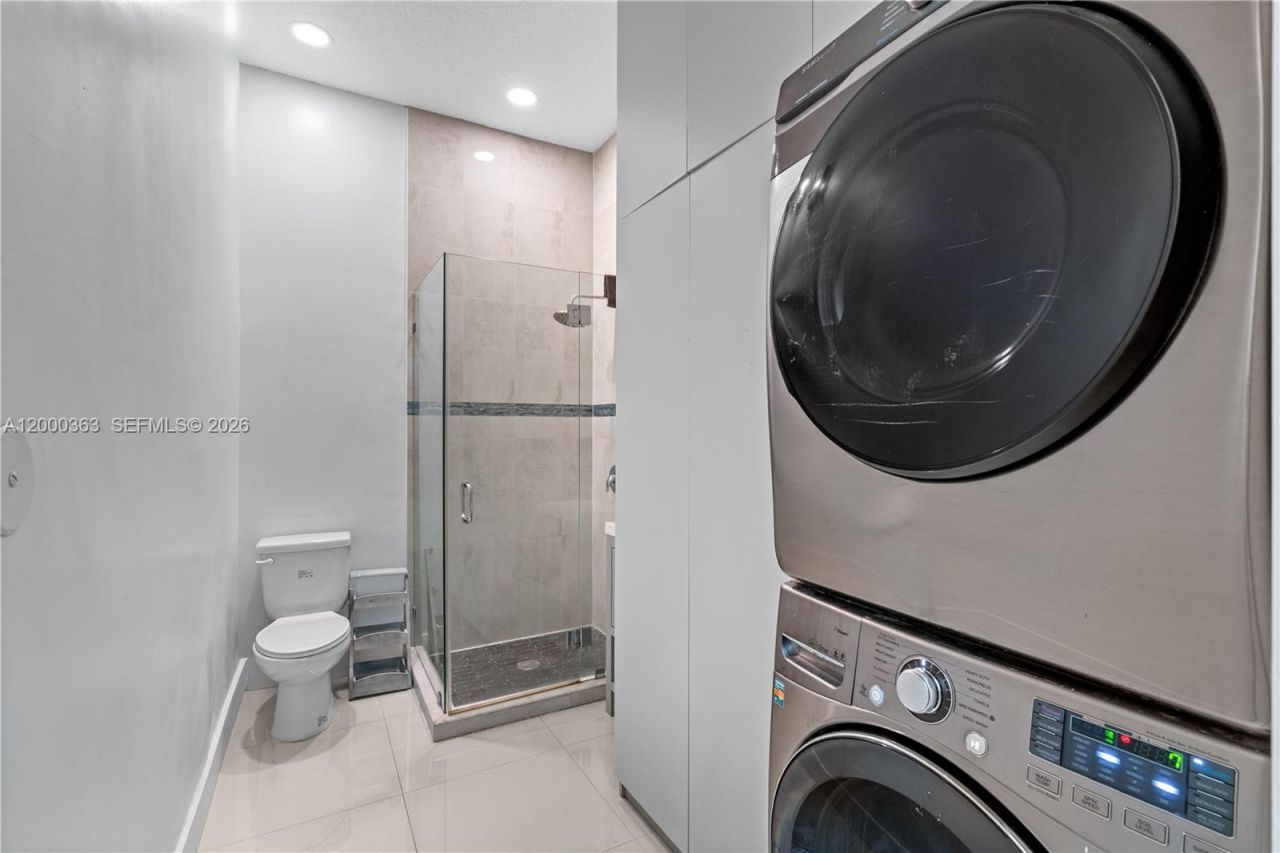 8914 NW 168th St , Miami Lakes, FL 33018 Photo