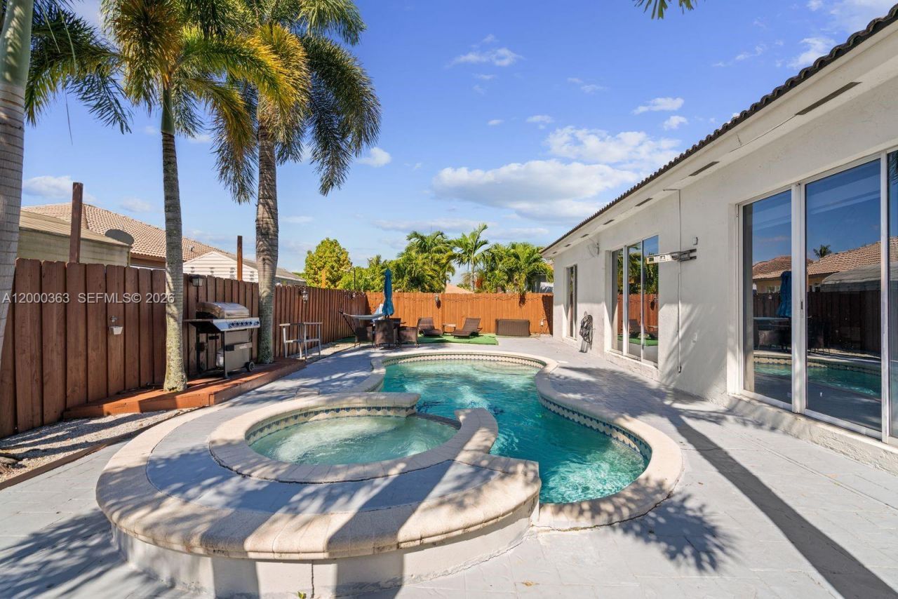 8914 NW 168th St , Miami Lakes, FL 33018 Photo