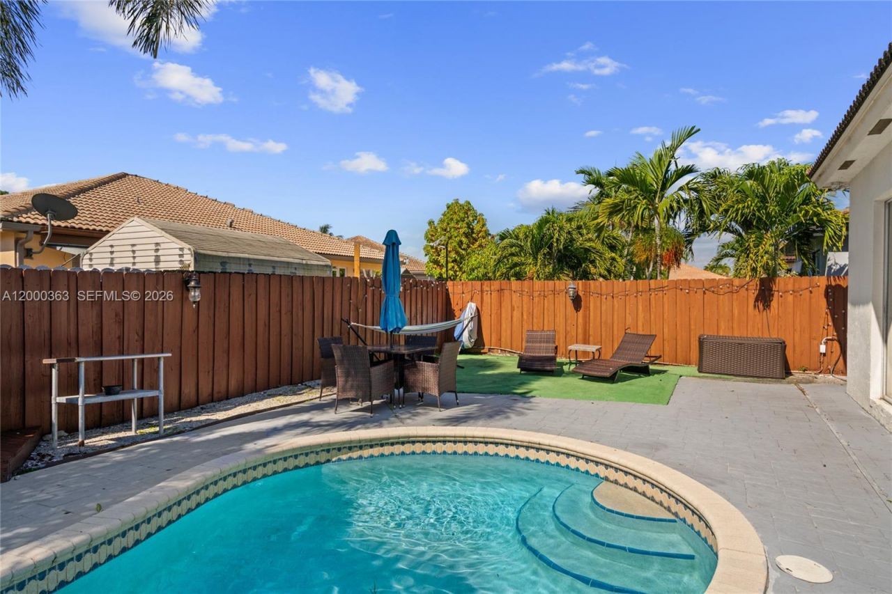 8914 NW 168th St , Miami Lakes, FL 33018 Photo