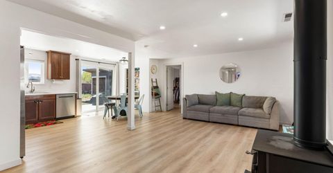 879 Whitney Way, Gardnerville, NV 89460 Photo