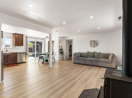 879 Whitney Way, Gardnerville, NV 89460 Photo