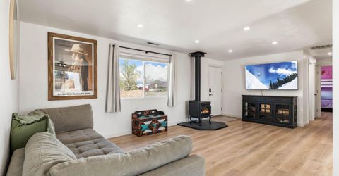 879 Whitney Way, Gardnerville, NV 89460 Photo