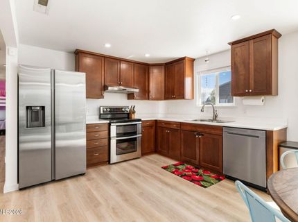 879 Whitney Way, Gardnerville, NV 89460 Photo