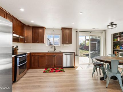 879 Whitney Way, Gardnerville, NV 89460 Photo