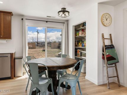 879 Whitney Way, Gardnerville, NV 89460 Photo