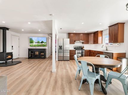 879 Whitney Way, Gardnerville, NV 89460 Photo