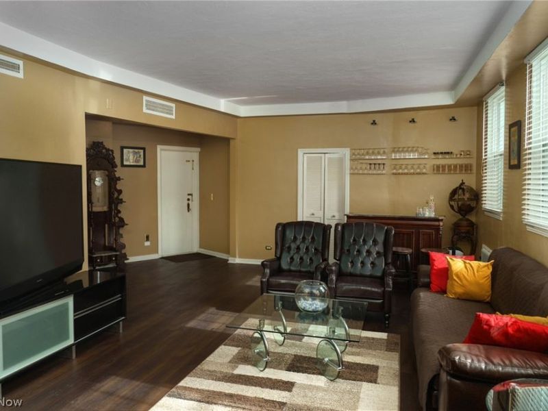 13800 Fairhill Road, Unit 101, Shaker Heights, OH 44120 Photo 4