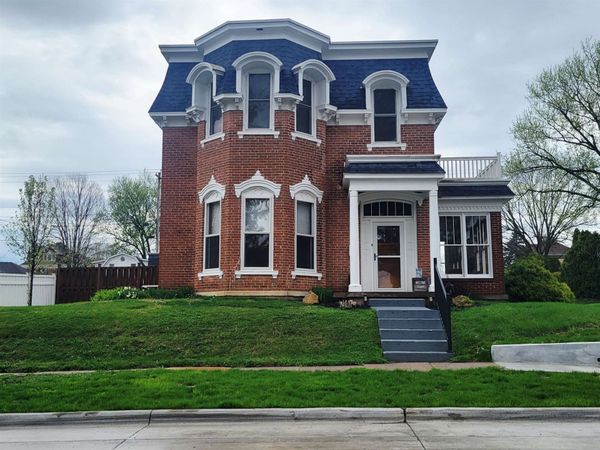 108 N 4th Street, Bellevue, IA 52031