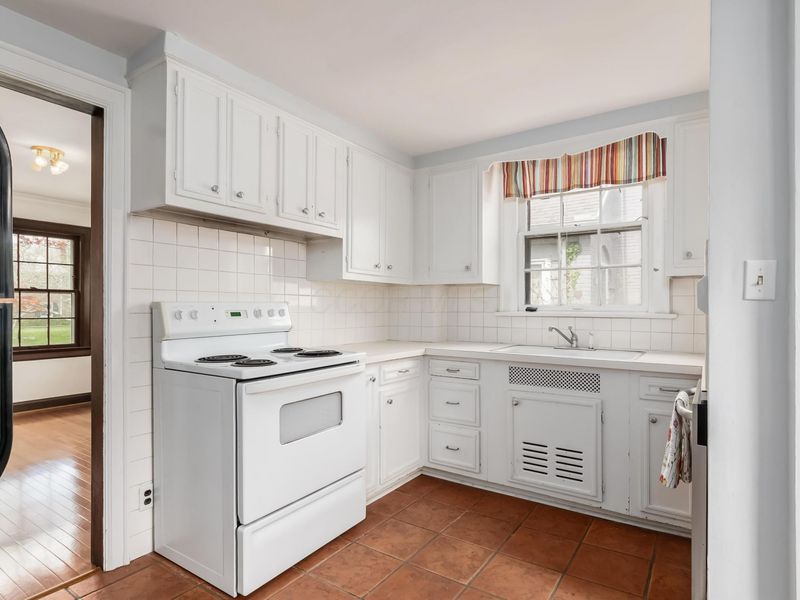 50 N Cassingham Road, Columbus, OH 43209 Photo 19