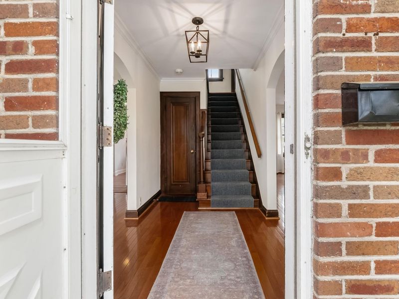 50 N Cassingham Road, Columbus, OH 43209 Photo 7