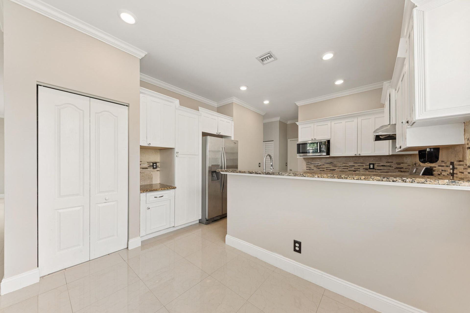 113 Canterbury Place, Royal Palm Beach, FL 33414 Photo