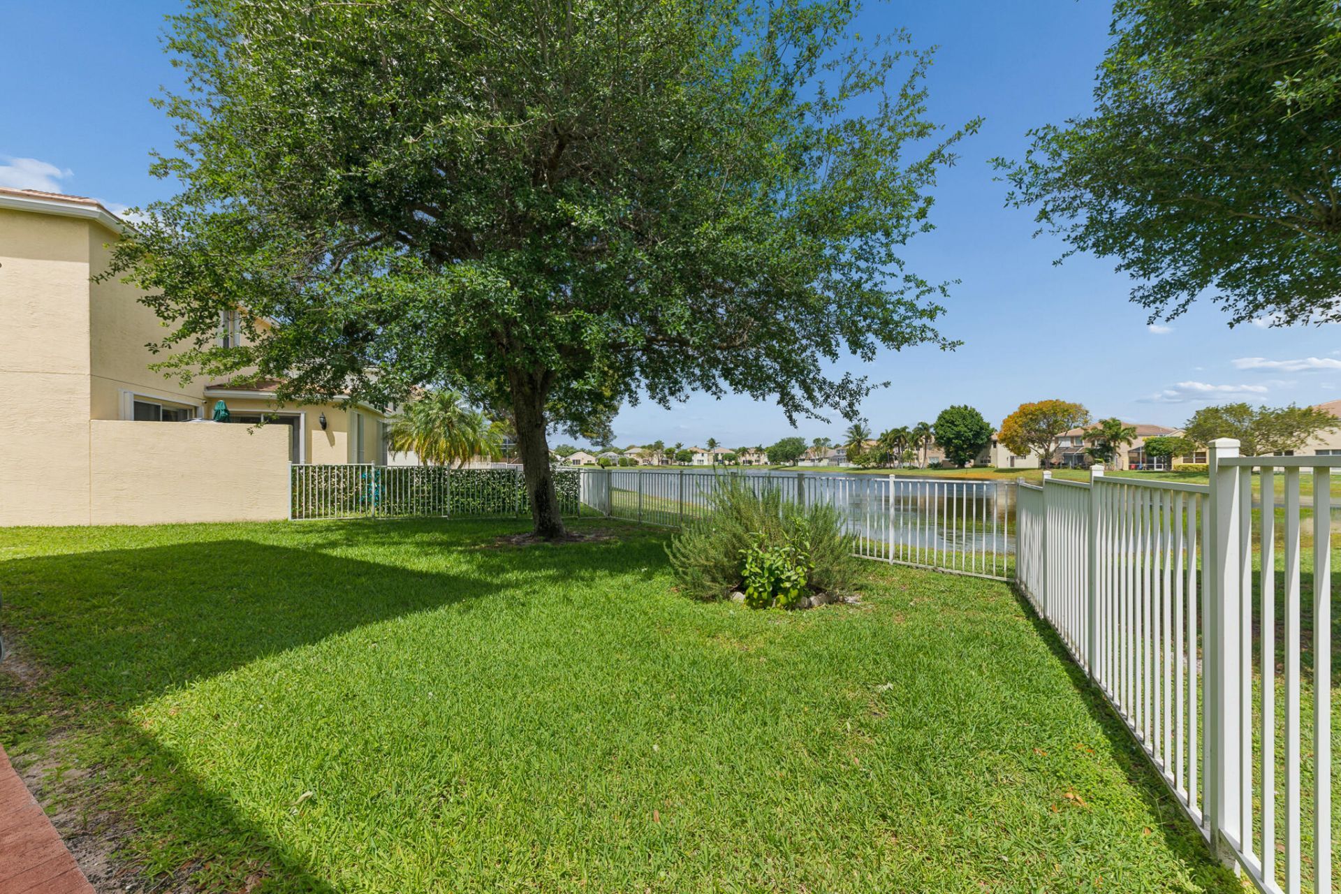 113 Canterbury Place, Royal Palm Beach, FL 33414 Photo