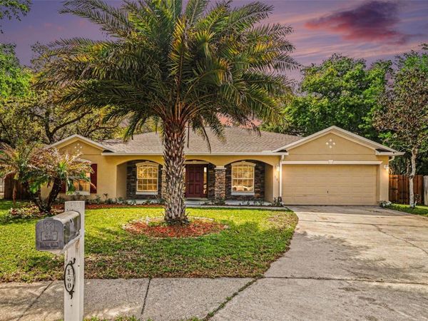 100 FESTIVE COURT , CHULUOTA, FL 32766