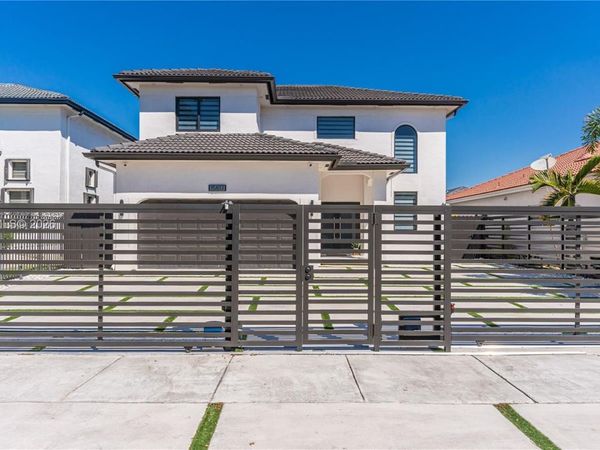 15817 SW 138th Ter , Miami, FL 33196