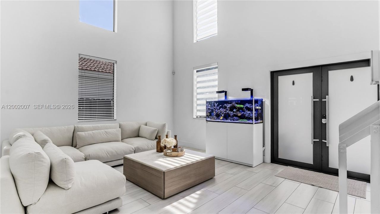 15817 SW 138th Ter, Miami, FL 33196 Photo