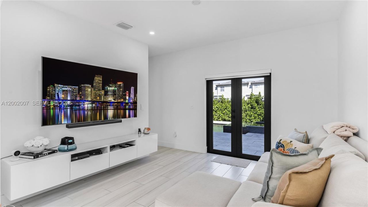 15817 SW 138th Ter, Miami, FL 33196 Photo