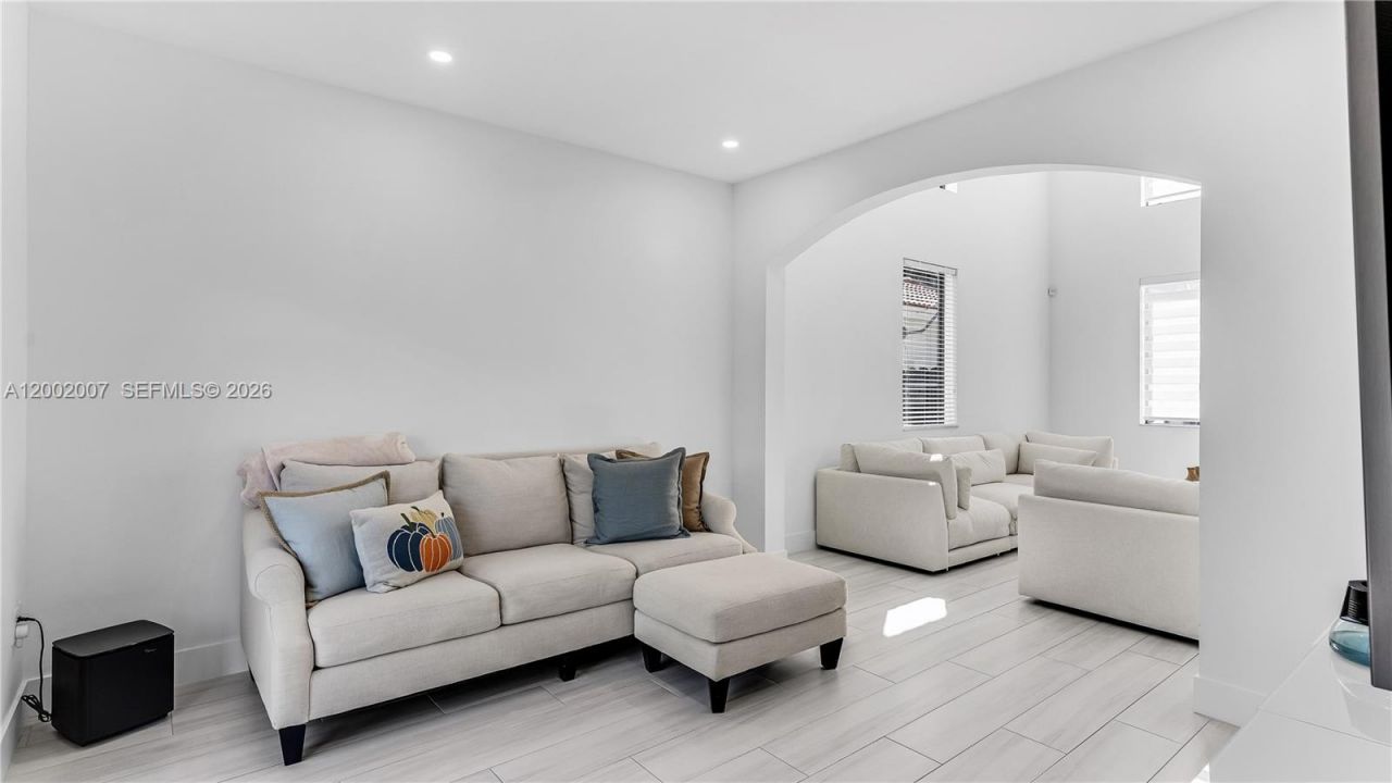 15817 SW 138th Ter, Miami, FL 33196 Photo