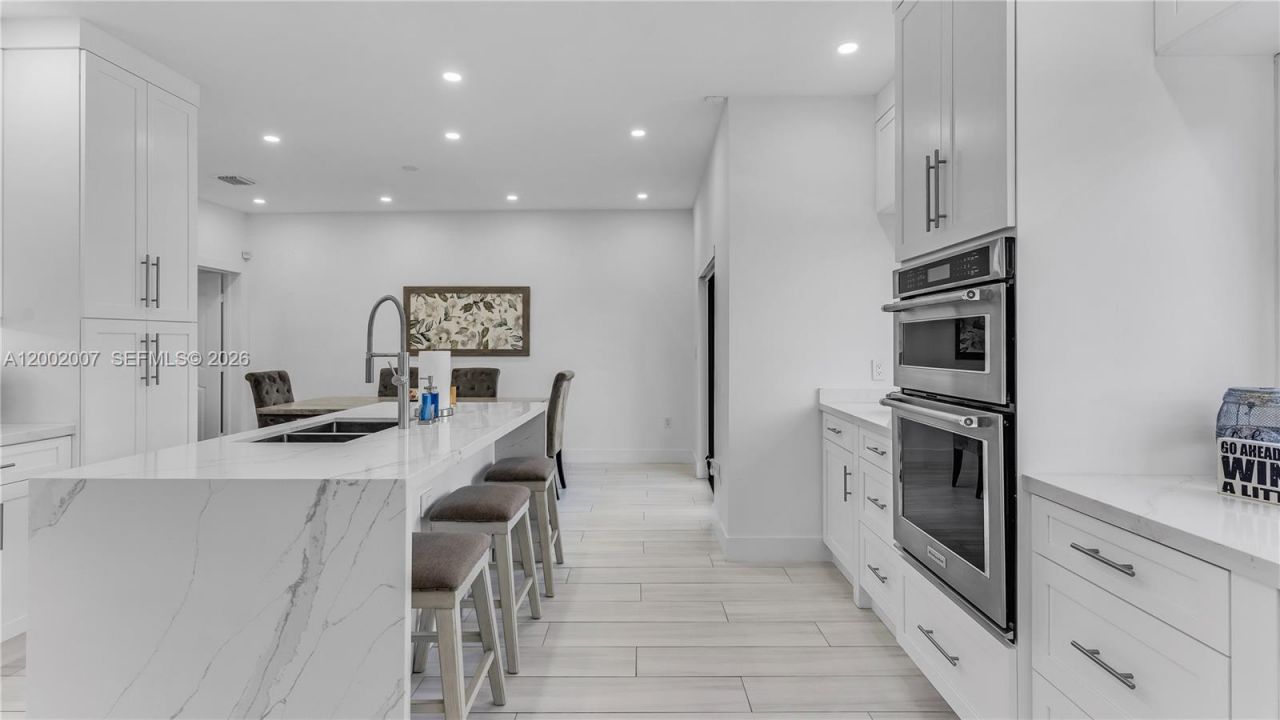 15817 SW 138th Ter, Miami, FL 33196 Photo