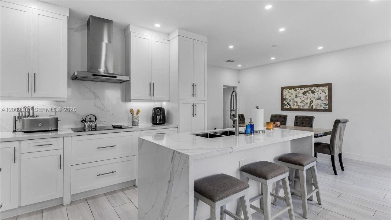 15817 SW 138th Ter, Miami, FL 33196 Photo