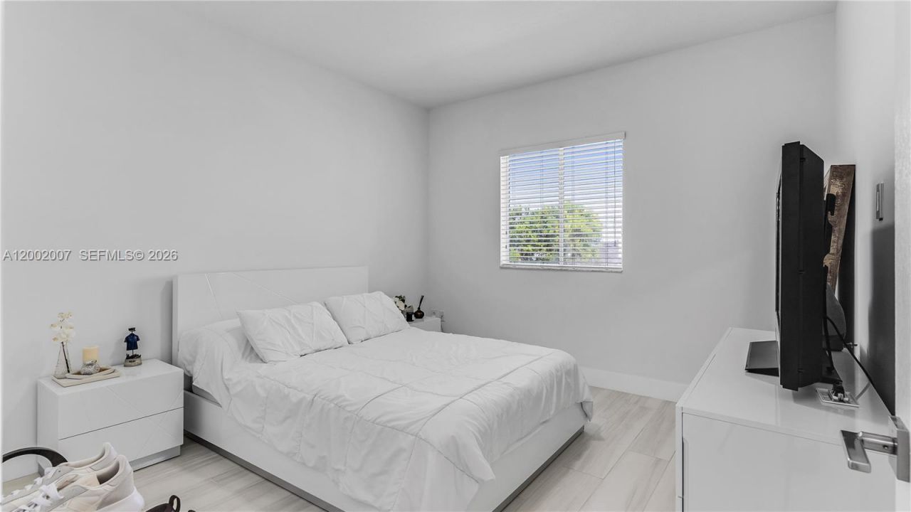 15817 SW 138th Ter, Miami, FL 33196 Photo