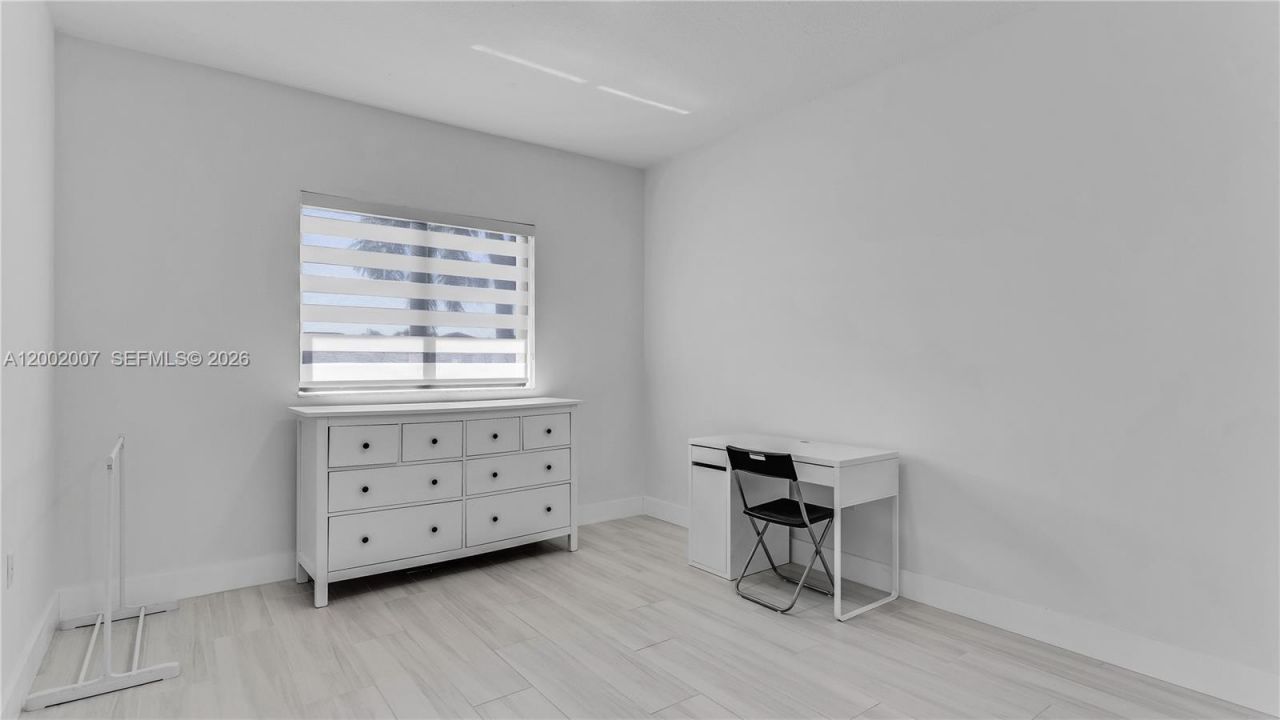 15817 SW 138th Ter, Miami, FL 33196 Photo