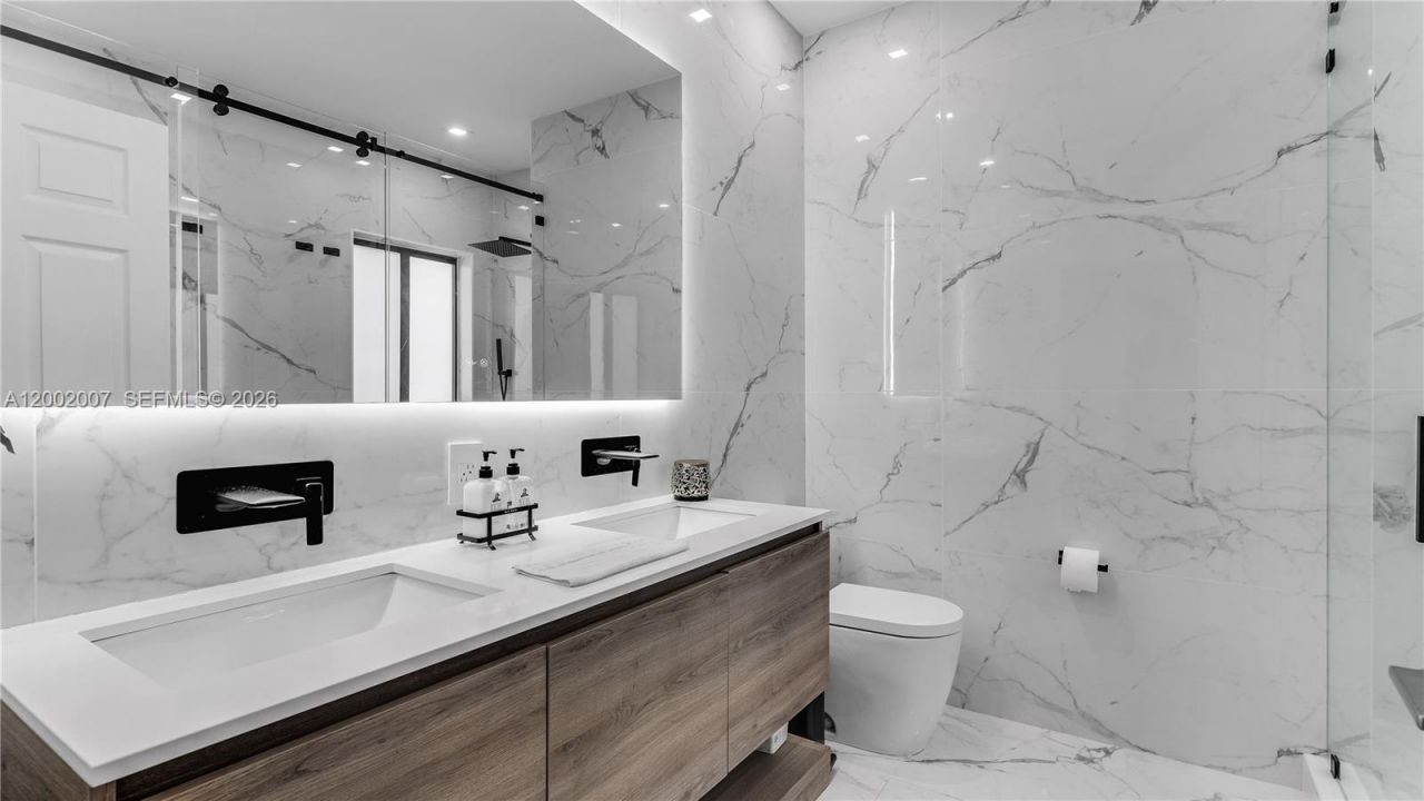 15817 SW 138th Ter, Miami, FL 33196 Photo