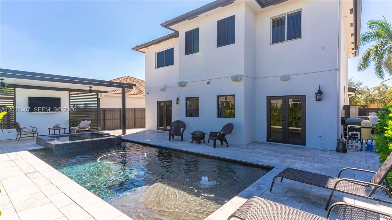 15817 SW 138th Ter, Miami, FL 33196 Photo