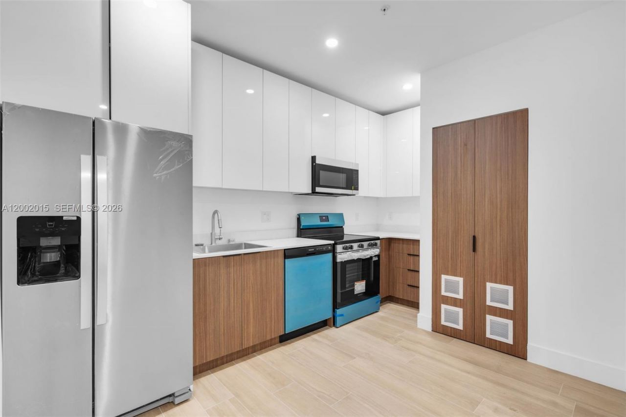 1037 NW 2nd St, Miami, FL 33128 Photo