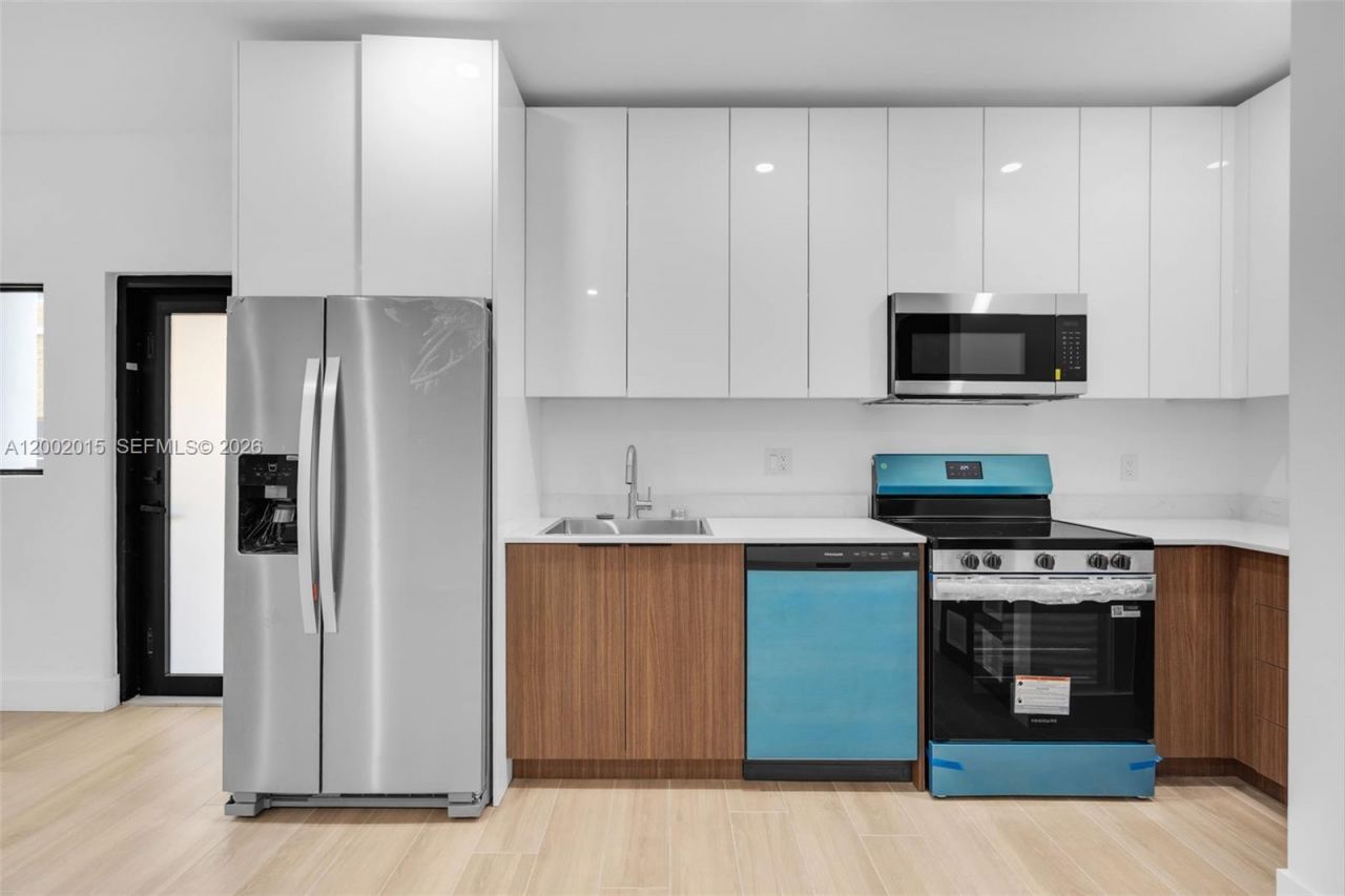 1037 NW 2nd St, Miami, FL 33128 Photo