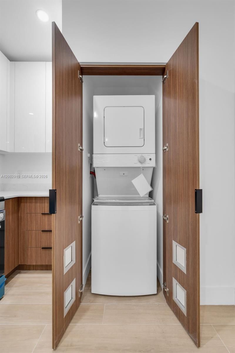 1037 NW 2nd St, Miami, FL 33128 Photo