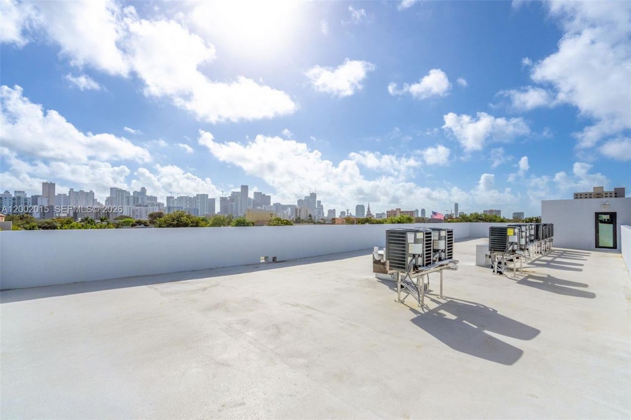 1037 NW 2nd St, Miami, FL 33128 Photo