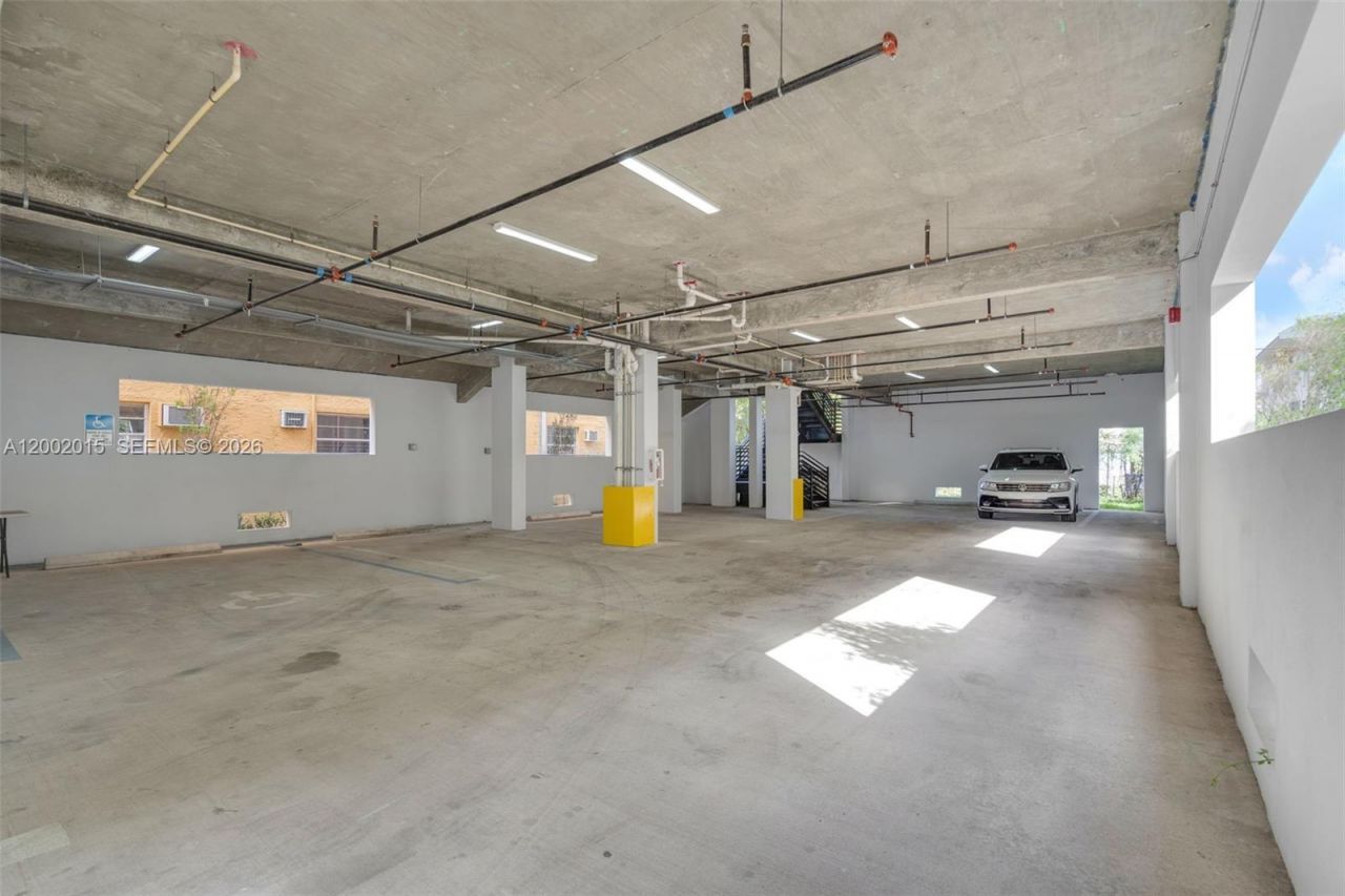 1037 NW 2nd St, Miami, FL 33128 Photo