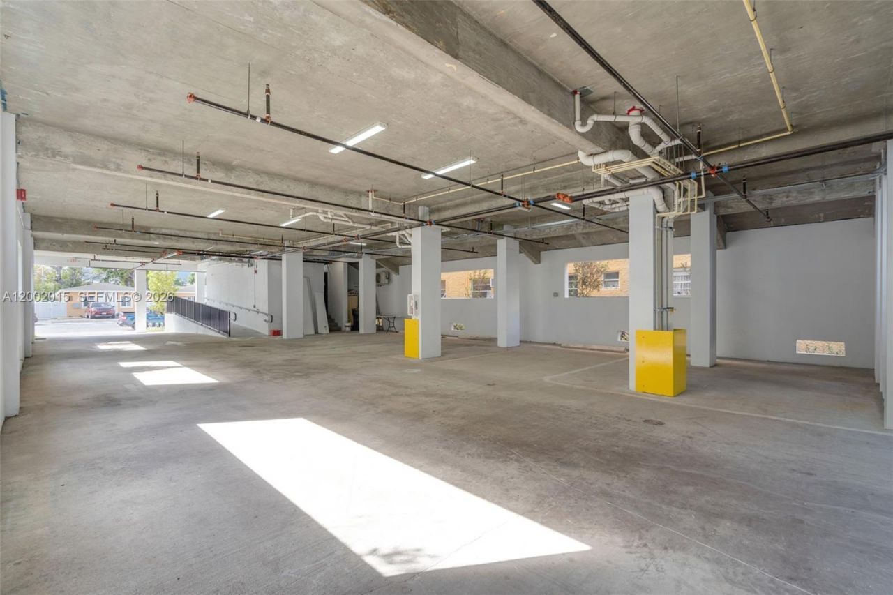 1037 NW 2nd St, Miami, FL 33128 Photo