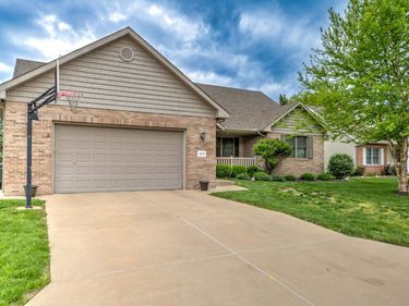1913 DANE KELSEY Drive, Pekin, IL 61554