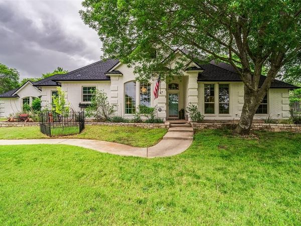 105 Derek Drive, Hudson Oaks, TX 76087