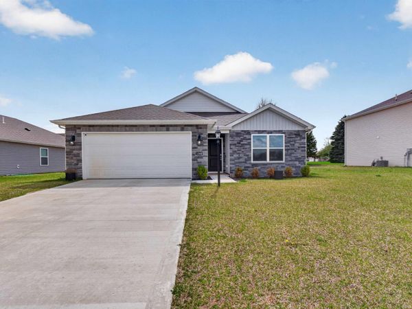 1200 Greenbrier Boulevard, Warsaw, IN 46582