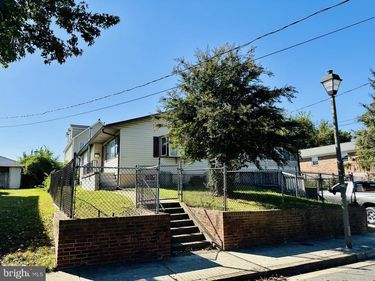 1942 S LOWELL STREET, ARLINGTON, VA 22204