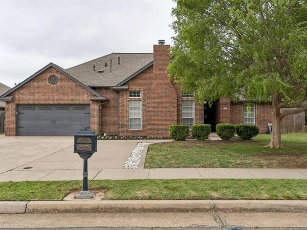 501 Sparrow Hawk, Edmond, OK 73003