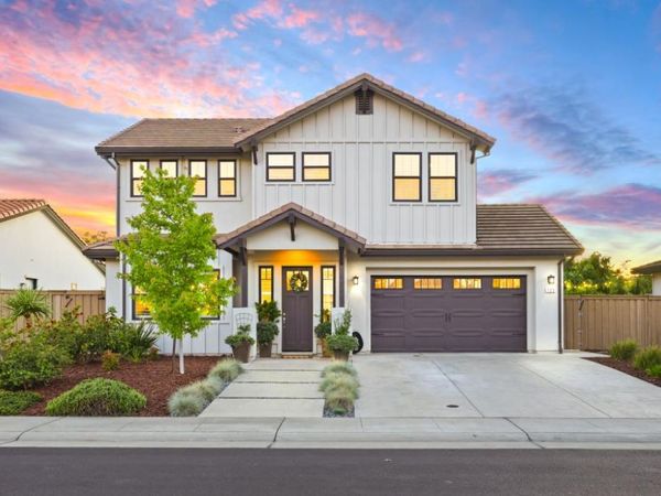 723 Oliver Ct, Folsom, CA 95630