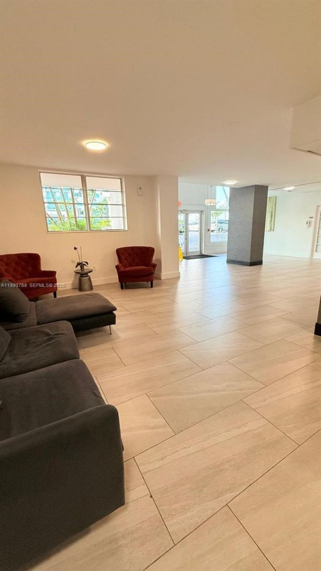 7501 E Treasure Dr, Unit 8B, North Bay Village, FL 33141 Photo