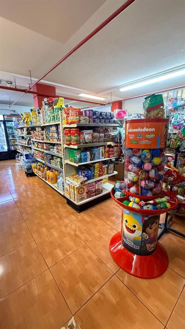 7501 E Treasure Dr, Unit 8B, North Bay Village, FL 33141 Photo