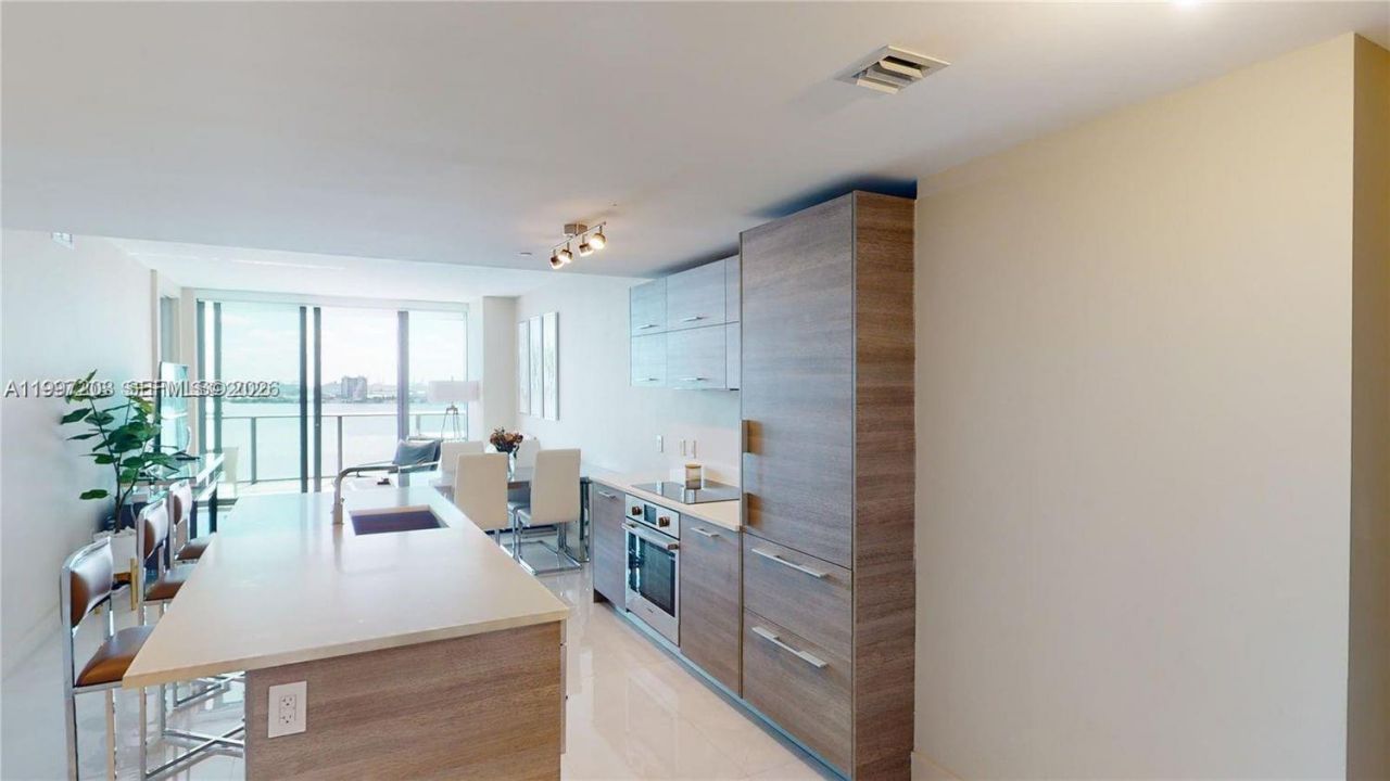 650 NE 32nd St, Unit 2005, Miami, FL 33137 Photo